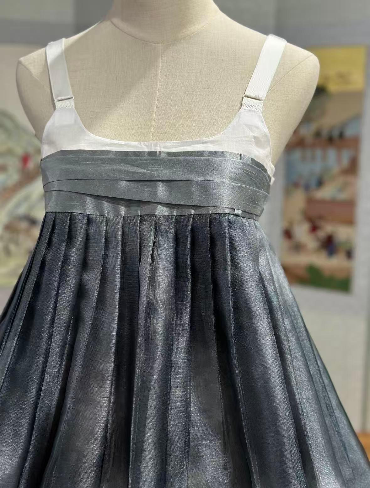 Moonlit Mist Hanbok – Soft Floral Embroidered Jeogori & Cloud-Dye Chiffon Skirt Set - Image 9