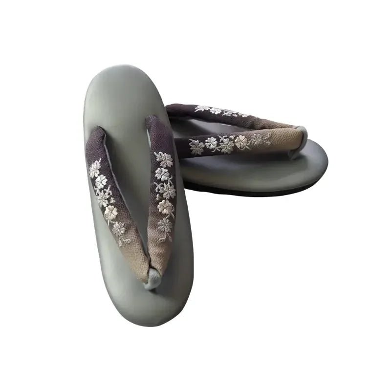 Japanese formal kimono women's shoes embroidery gradual change grass shoes - Image 5