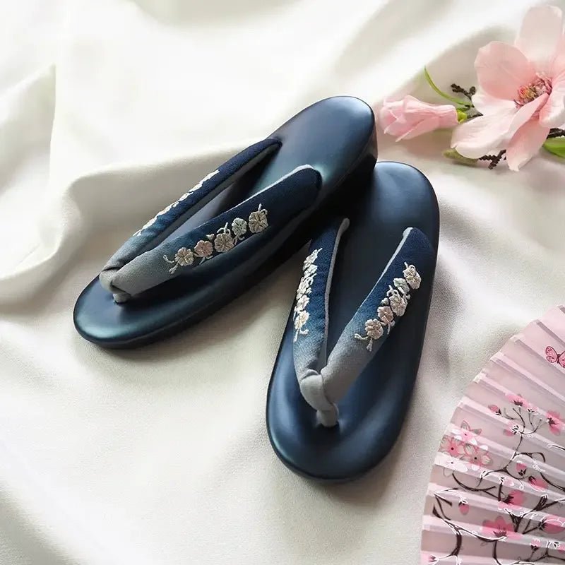 Japanese formal kimono women's shoes embroidery gradual change grass shoes - Image 15