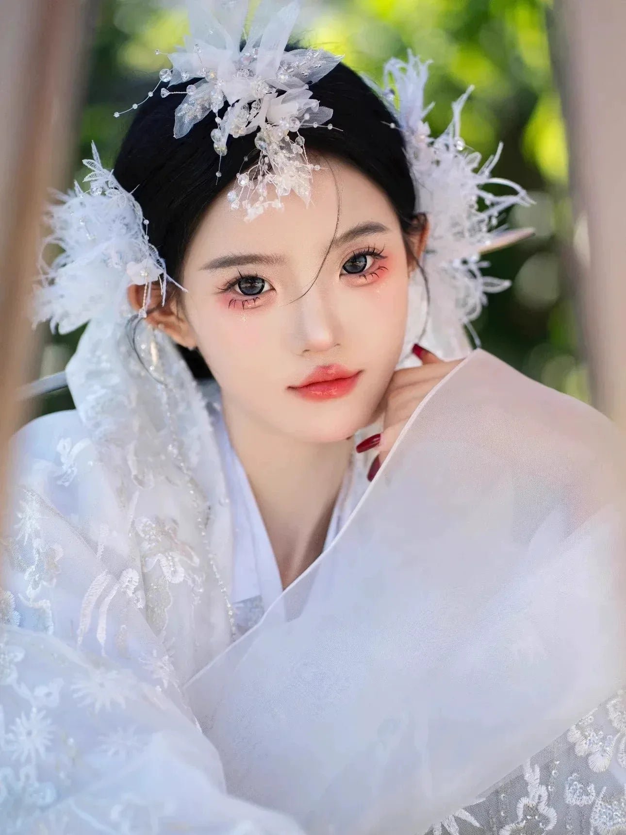 White & Pink Hanbok - Korean High-End Court Dress - Image 4